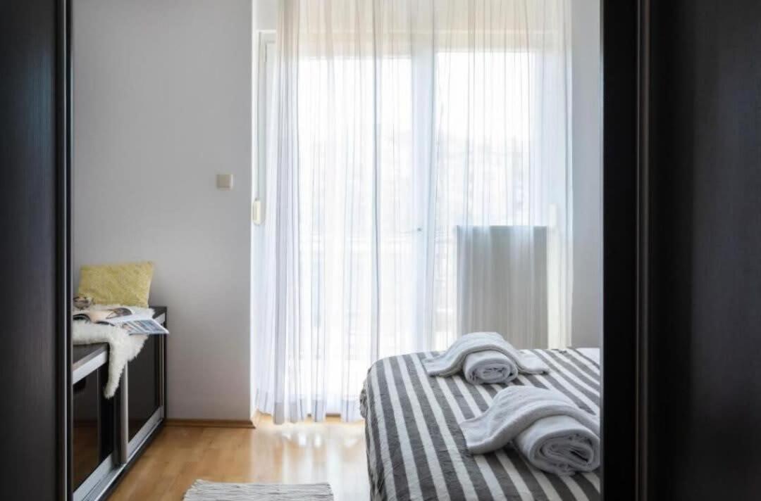 Tesla Apartment Urban Stay Загреб Екстериор снимка
